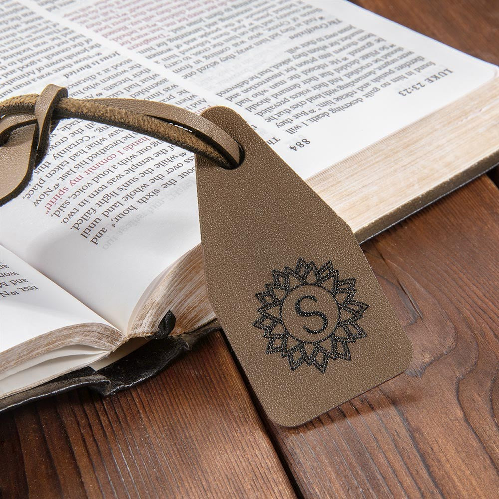 Personalized Leather Bookmark, Sold at 2pcs, Customized Leather Gift for Men, Anniversary Gift, Travelers/Graduation Gifts, Gift for Student/Book Lovers