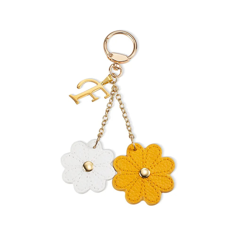 Personalized Daisy Hat Clip with Initial Charm, Magnetic Hat Clip, Traveling Hat Clips, Hat Holder, Bag Accessory, Christmas Gift for Mom/Girl